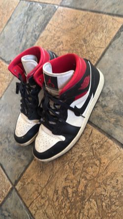 Air Jordan’s mid 1 size 10