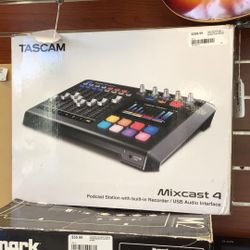 Tascam Mixcast 4 Podcast Station 