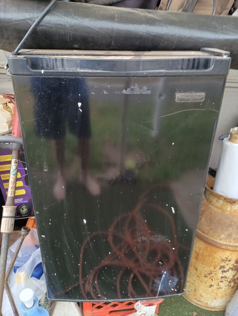 Magic Chef Mini Fridge