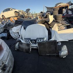 2015 Nissan Rogue Complete Front End $650