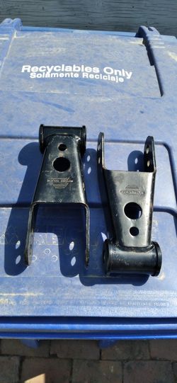 Chevy Leveling Rear Shackles