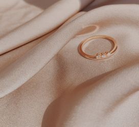 14k Rose Gold 3 DIamond Bezel Ring – Size 7