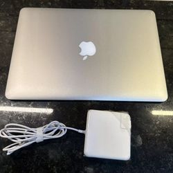 Macbook AIR LAPTOPS I7 2.2GHZ SSD