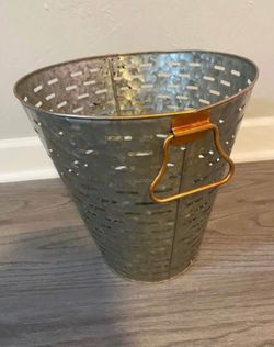 Metal Basket 13x13inch