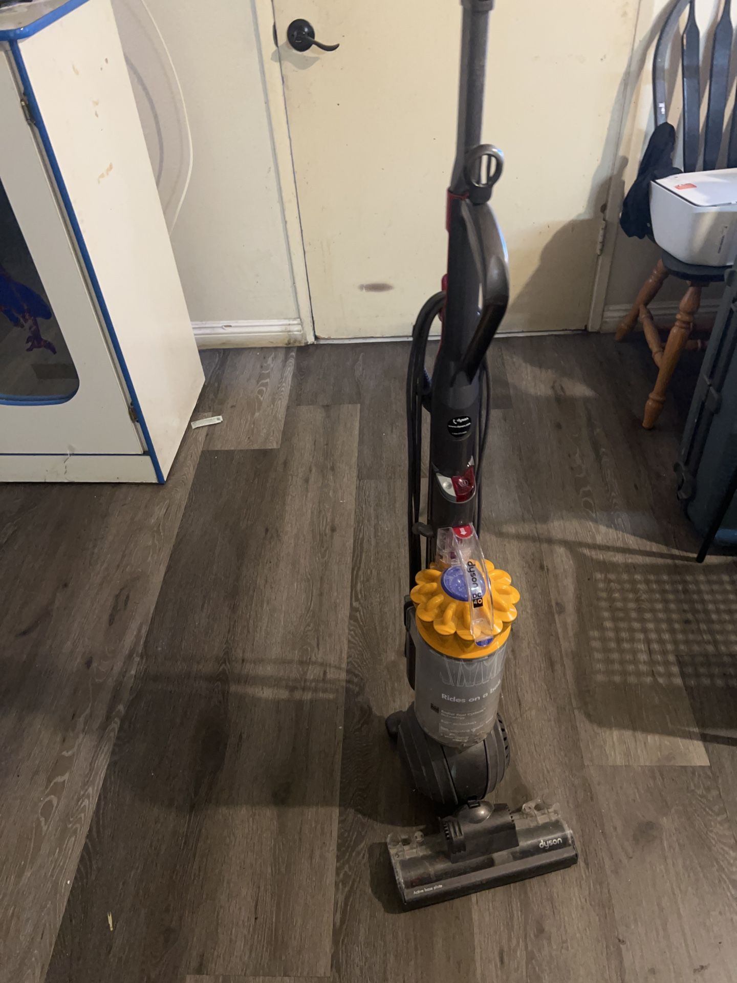 Dyson DC40 Ball Multifloor Upright Vacuum