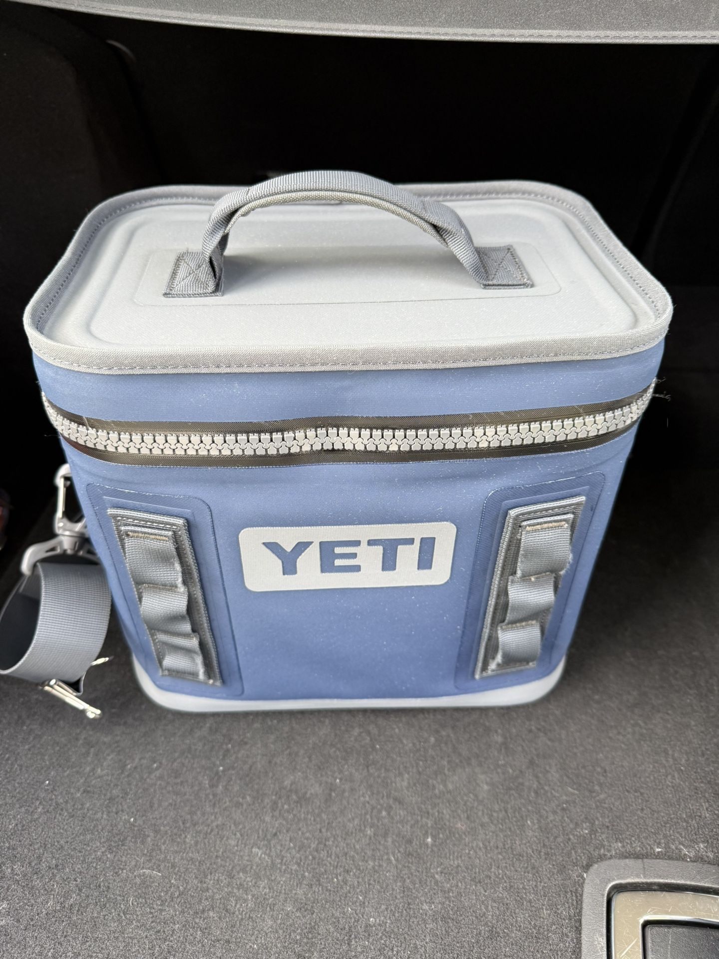 Yeti Hoper Flip 8 Soft Cooler