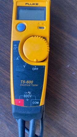 Fluke t5 600 electrical tester