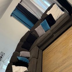 SECTIONAL $300