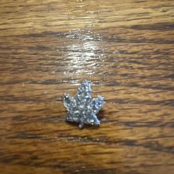 Faux Diamond Leaf Broach Pin 