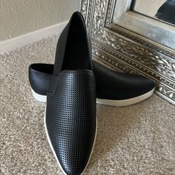 BRAND NEW Woman’s VINCE Black Slip On Shoe Size 10