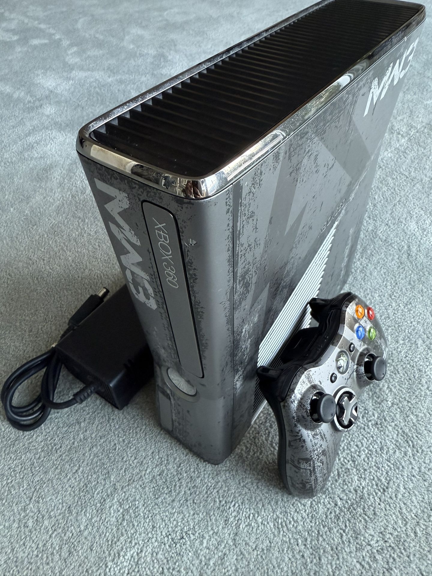 ***NO TRADES!!!*** 320 GB Modern Warfare 3 edition Xbox 360 S console ***NO TRADES!!!***
