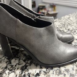 Nine West Metallic Booties Size 9