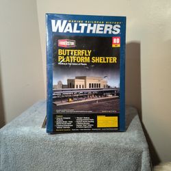 Walthers Plastic Model Butterfly Platform Shelter 