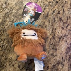 Toy Fair New York Exclusive Squishmallows Benny the Bigfoot Clip Check In Series