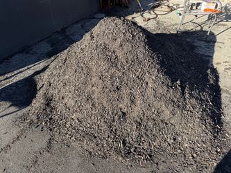 Roughly 1.5 yard of fresh black mulch.