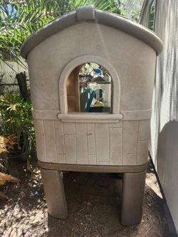 Kids play house with slide