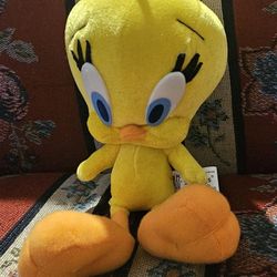 EASTER  SIXFLAGS YELLOW "TWEEDY  BIRD" SOFT  PLUSH  TOY  