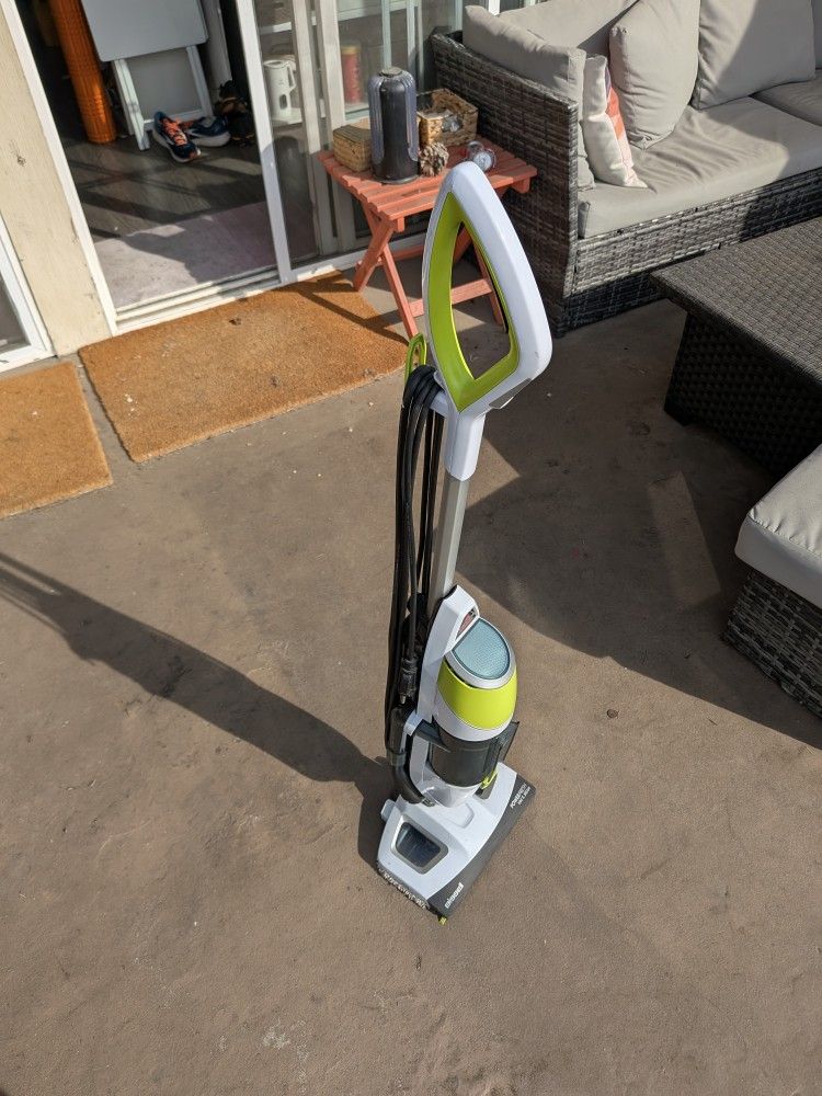 Bissell - Steam Mop / Vacuum ( Powerfresh Vac & Steam)