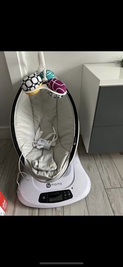 Like New 4 Moms Baby Swing