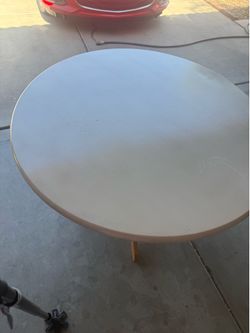 Round Table with 4 chairs