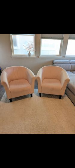 Pink Wayfair barrel chair (one left)