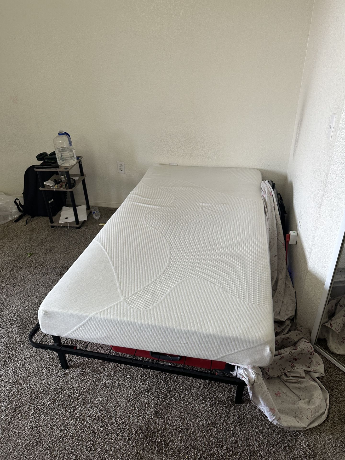 Zinus Twin mattress And bedframe