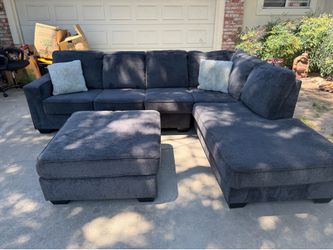 Sectional couch with ottoman