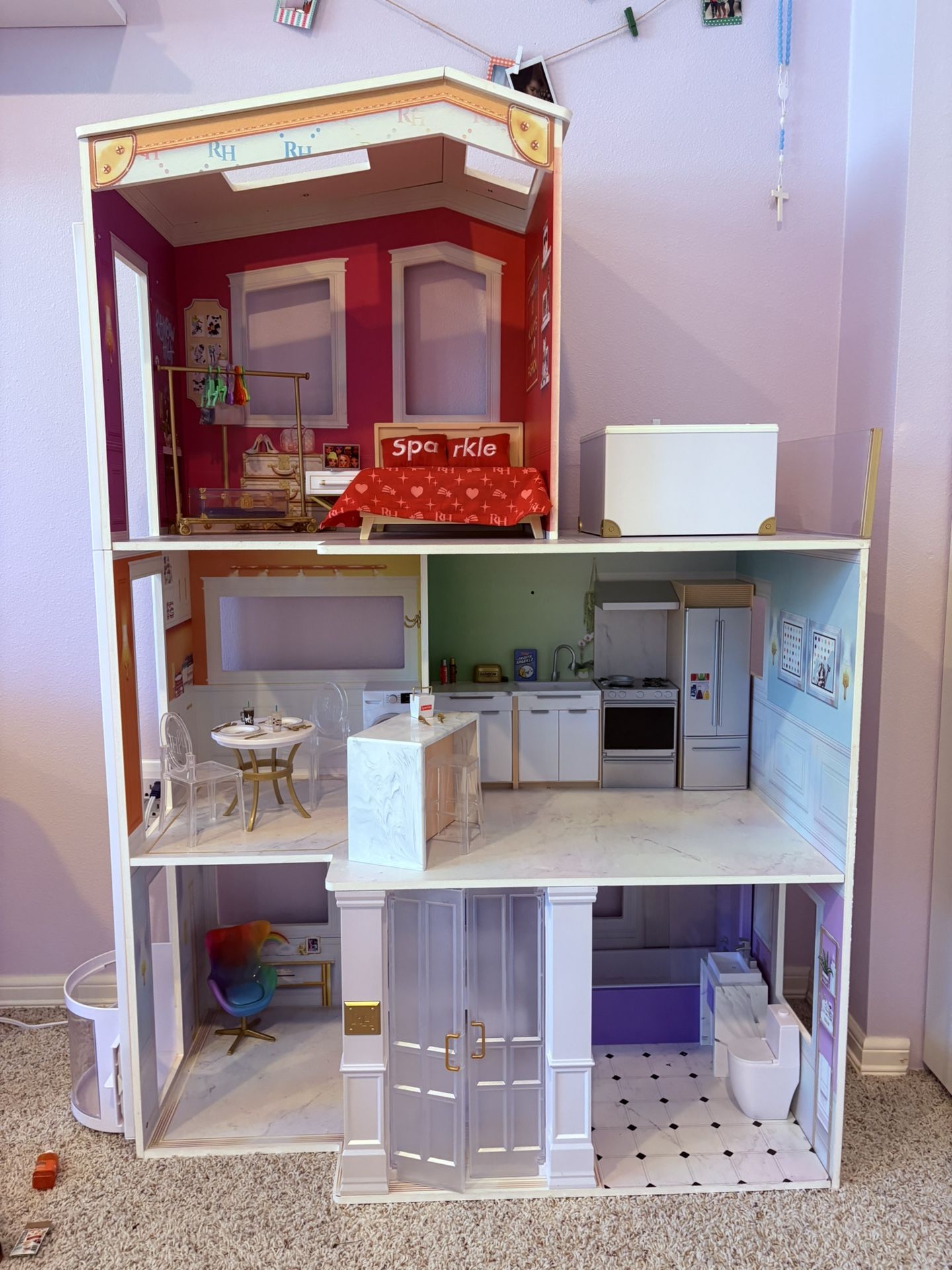 Rainbow High Doll House With Dolls