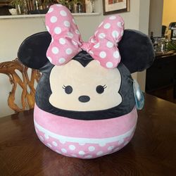 Minnie Mouse squishmallow