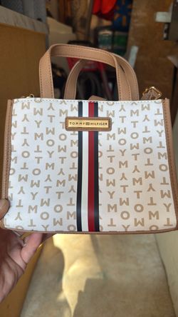 Tommy Hilfiger purse