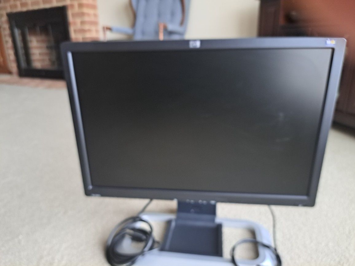 HP L2045w 20" Widescreen LCD Monitor 