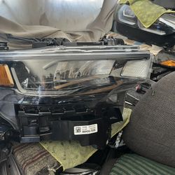 2025 DODGE RAM RIGHT HEADLIGHT 