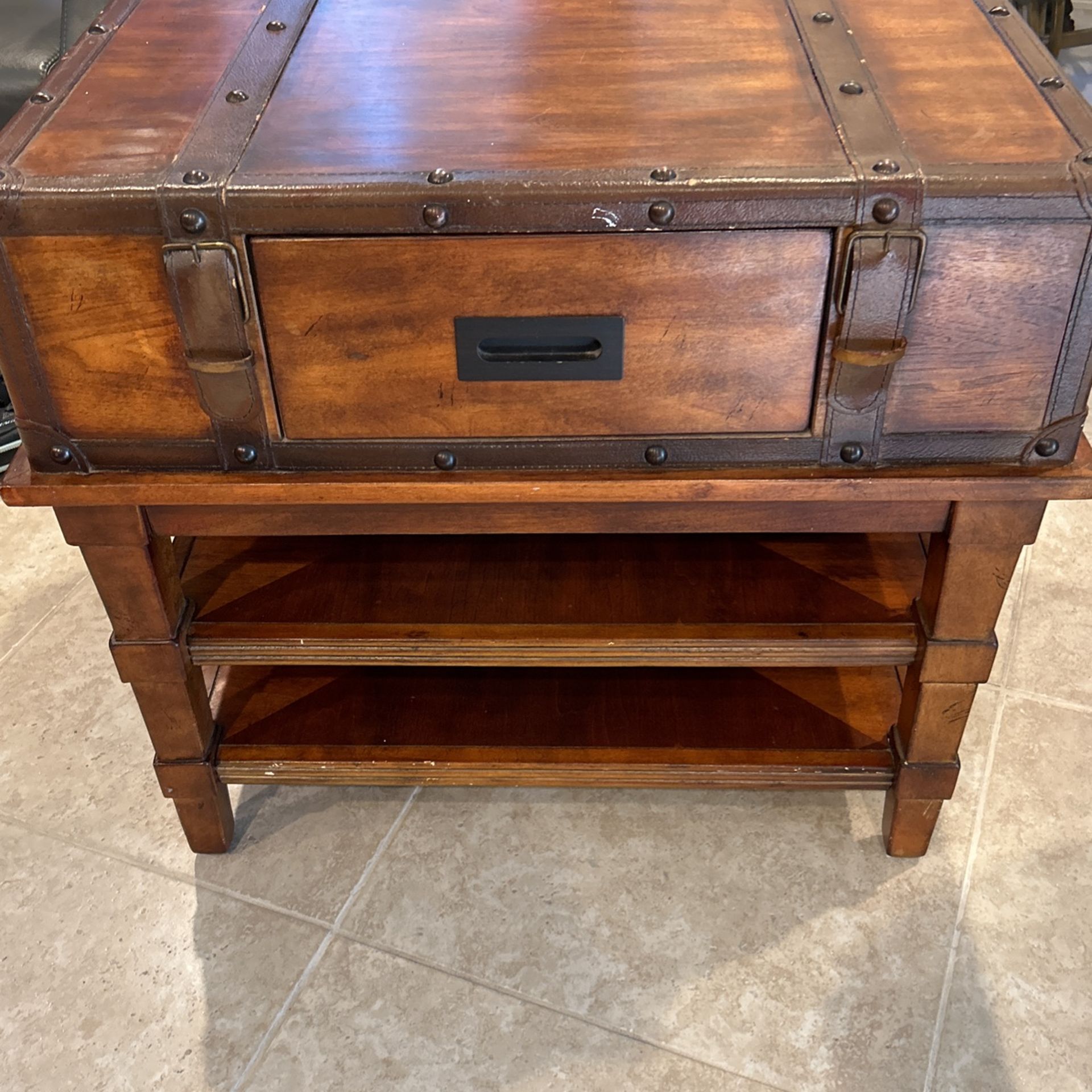 Coffee tables Set Of 3 Solid Wood And Leather