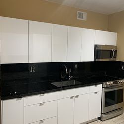 Kitchen Cabinets All Included  