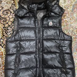 1:1 Moncler Vest With Hood Scannable NFC Size 1