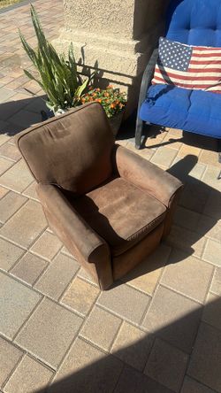 Toddler/child sized recliner chair