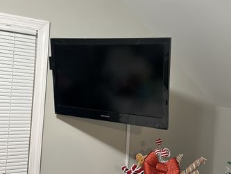 32” emerson tv with roku