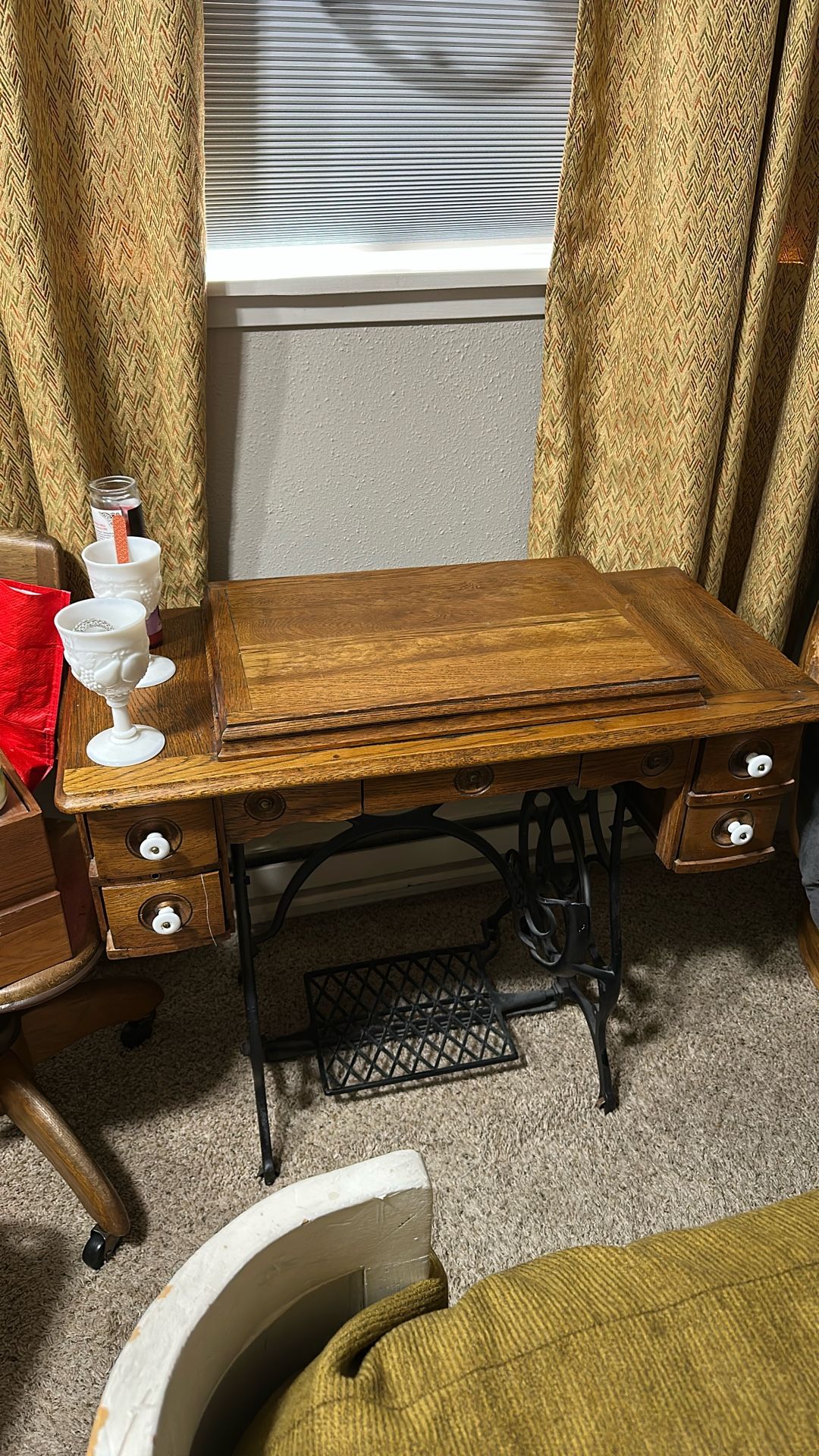 Antique Sewing Machine With Cabinet