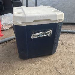 Ice chest Cooler