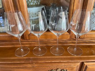 Set of 4 wine glasses