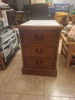 End table with drawers