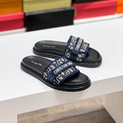 D.ior sandals size 4-11