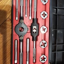 NEW CRAFTSMAN  VINTAGE MADE IN USA, TAP AND DIE SET
