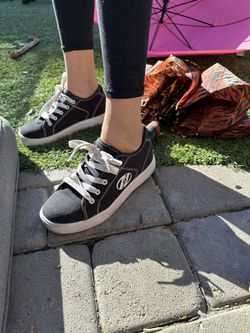 Heelys Size 4 Shoes