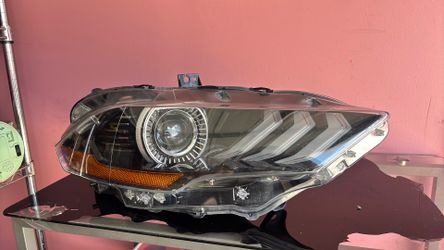 2018 2019 2020 2021 2022 2023 Ford Mustang GT Right Passenger Headlight LED OEM