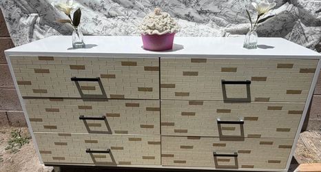 Dresser Good Condition