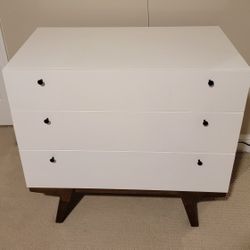 🏡 West Elm White & Walnut Dresser – Excellent Condition, Major Discount 