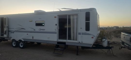Camper trailer