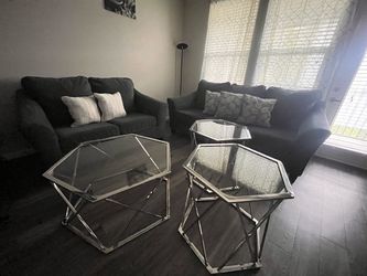 COUCH & TABLE SET