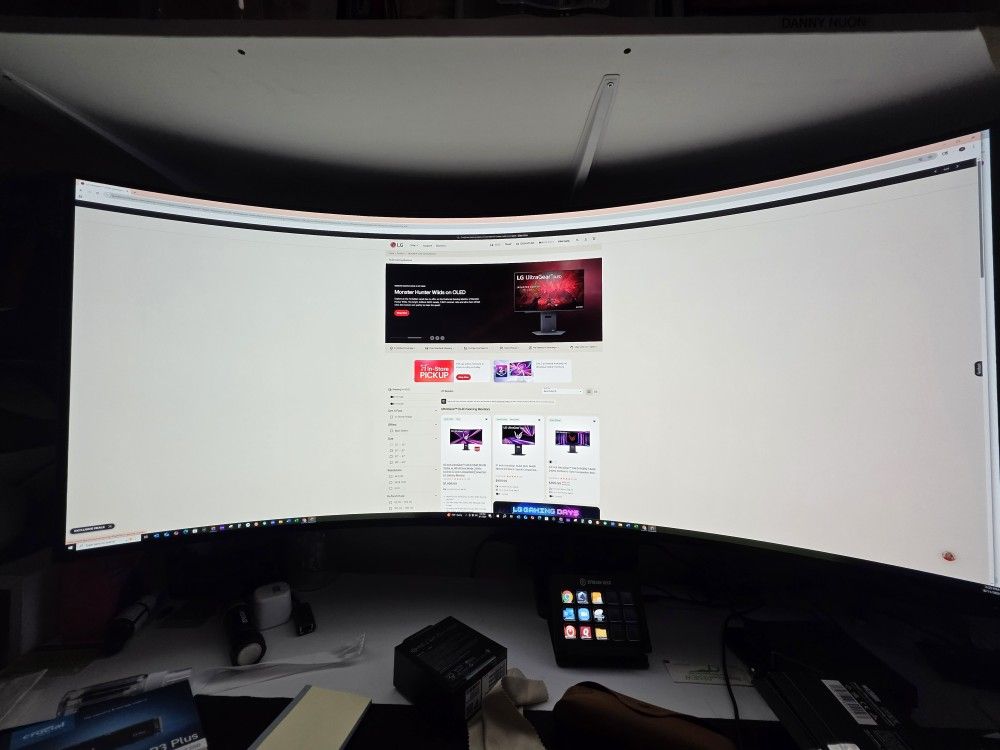 LG 5K 45" Monitor